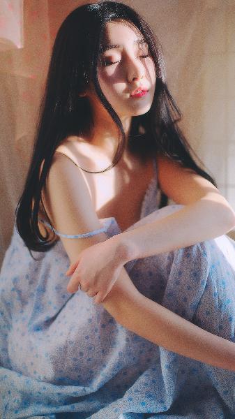 春潮烂漫海棠红